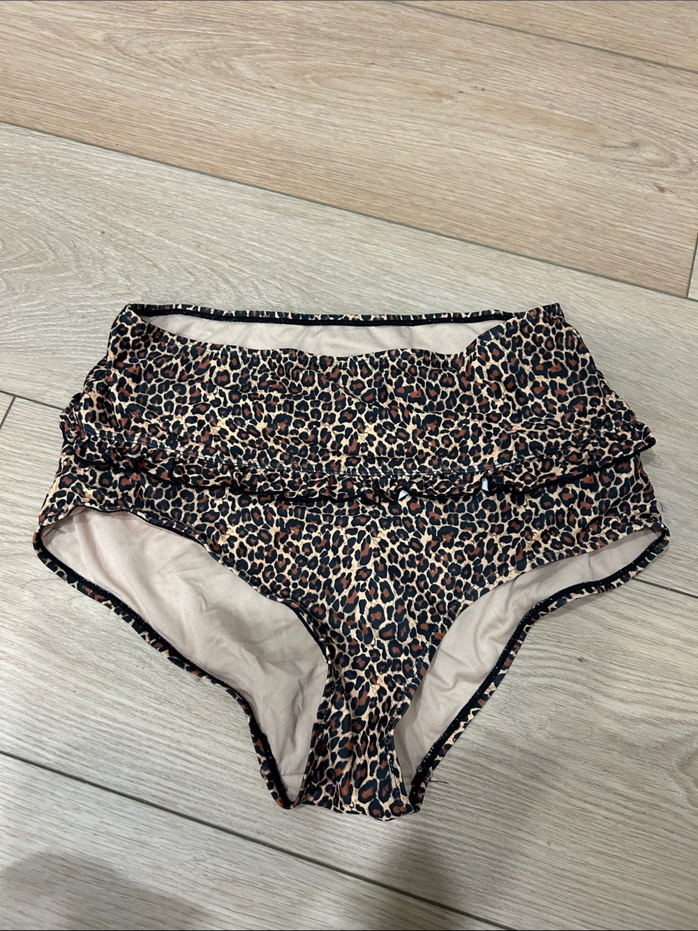 Kortni Jeane ruffle leopard swim bottoms
